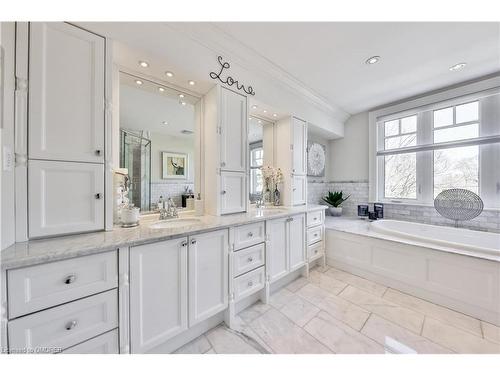 458 Bellwood Avenue, Oakville, ON - Indoor Photo Showing Bathroom