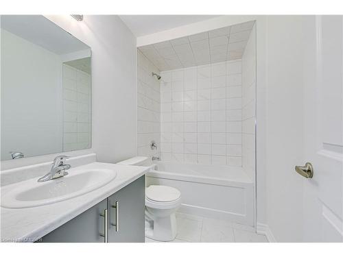 156 Sonoma Lane, Hamilton, ON - Indoor Photo Showing Bathroom