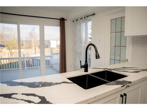 106 Ashbury Court, London, ON - Indoor Photo Showing Kitchen With Double Sink