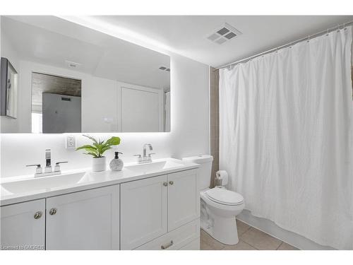 1025-1029 King Street W, Toronto, ON - Indoor Photo Showing Bathroom