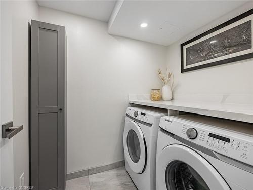 2907-3100 Kirwin Avenue, Mississauga, ON - Indoor Photo Showing Laundry Room