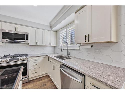 52 Palgrave Crescent, Brampton, ON - Indoor Photo Showing Kitchen With Stainless Steel Kitchen With Double Sink With Upgraded Kitchen