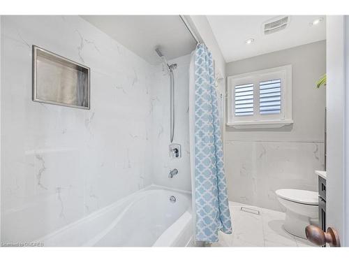 52 Palgrave Crescent, Brampton, ON - Indoor Photo Showing Bathroom