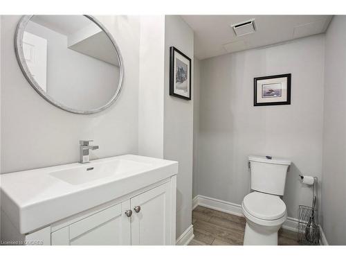 2543 Cavendish Drive, Burlington, ON - Indoor Photo Showing Bathroom