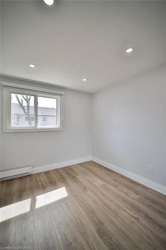 2094 Lakeshore Road W, Oakville, ON - Indoor Photo Showing Other Room