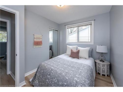 59 Allan Drive, St. Catharines, ON - Indoor Photo Showing Bedroom