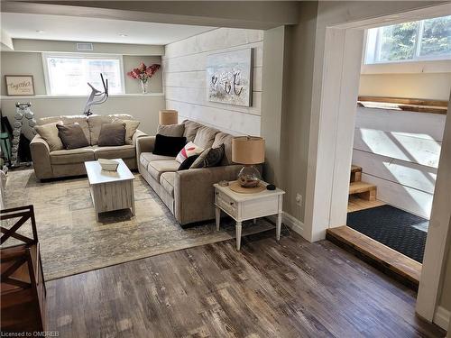50 Trott Boulevard, Collingwood, ON - Indoor Photo Showing Living Room