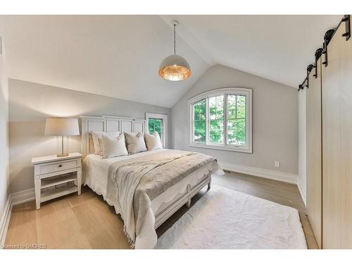 1312 Duncan Road, Oakville, ON - Indoor Photo Showing Bedroom