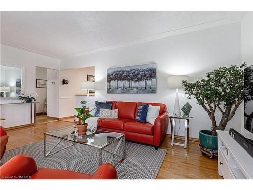107 Clark Avenue, Kitchener, ON - Indoor Photo Showing Living Room