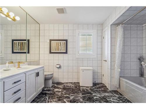 77 Adriatic Boulevard, Stoney Creek, ON - Indoor Photo Showing Bathroom