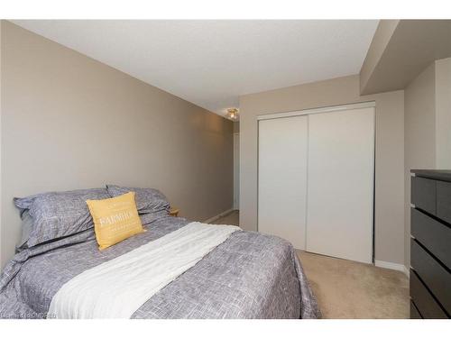 506-32 Tannery Street, Streetsville, ON - Indoor Photo Showing Bedroom