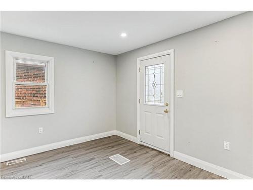 131 Bell Avenue, Hamilton, ON - Indoor Photo Showing Other Room