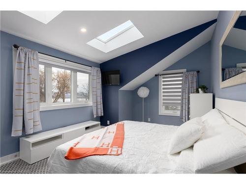 676 Bayshore Boulevard, Burlington, ON - Indoor Photo Showing Bedroom