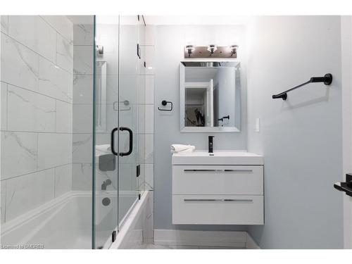 676 Bayshore Boulevard, Burlington, ON - Indoor Photo Showing Bathroom