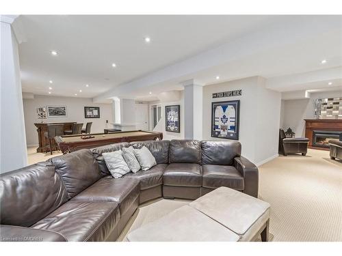 6 Treanor Crescent, Georgetown, ON - Indoor Photo Showing Living Room