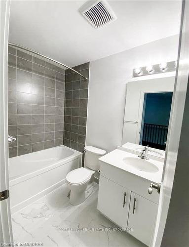 41-110 Fergus Avenue, Kitchener, ON - Indoor Photo Showing Bathroom