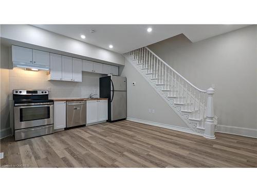 292 Fares Street, Port Colborne, ON - Indoor Photo Showing Kitchen