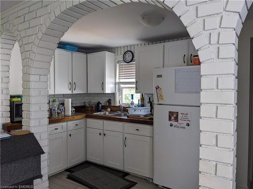 292 Fares Street, Port Colborne, ON - Indoor Photo Showing Kitchen With Double Sink