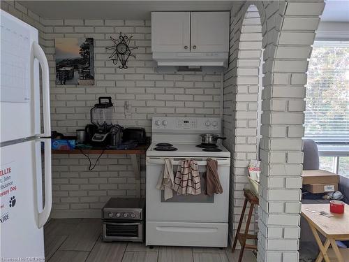 292 Fares Street, Port Colborne, ON - Indoor Photo Showing Kitchen