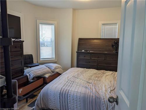 292 Fares Street, Port Colborne, ON - Indoor Photo Showing Bedroom