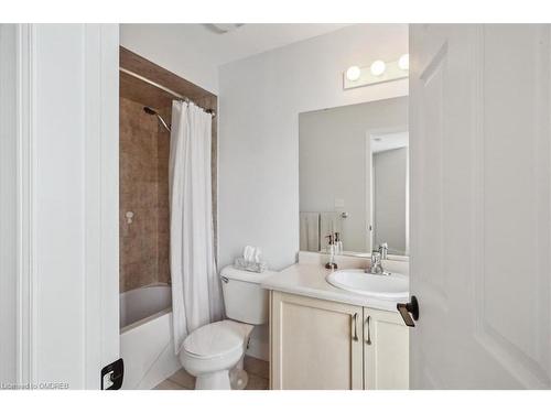 2266 Emerson Drive, Burlington, ON - Indoor Photo Showing Bathroom