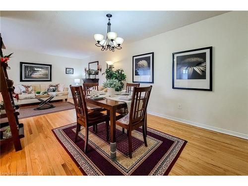 597 Timber Lane, Burlington, ON - Indoor Photo Showing Dining Room