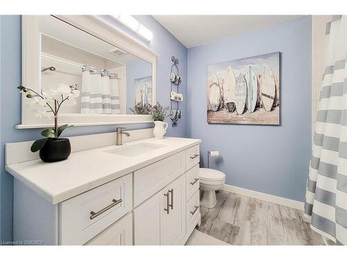 597 Timber Lane, Burlington, ON - Indoor Photo Showing Bathroom