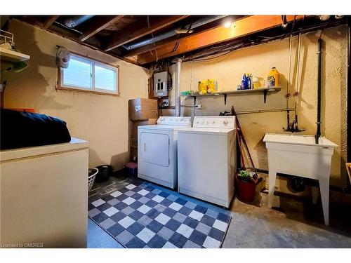 597 Timber Lane, Burlington, ON - Indoor Photo Showing Laundry Room
