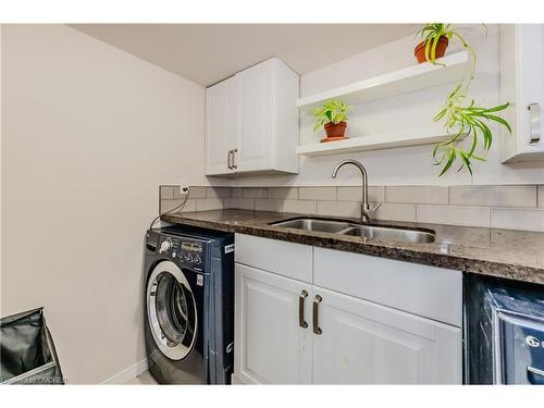 10 Hopewell Crescent, Hamilton, ON - Indoor Photo Showing Laundry Room