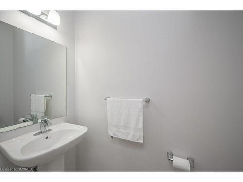 3048 Postridge Drive, Oakville, ON - Indoor Photo Showing Bathroom