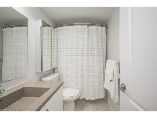 3048 Postridge Drive, Oakville, ON - Indoor Photo Showing Bathroom
