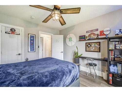 2127 Sunnydale Drive, Burlington, ON - Indoor Photo Showing Bedroom
