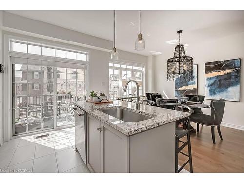 3132 Postridge Drive, Oakville, ON - Indoor Photo Showing Kitchen With Upgraded Kitchen
