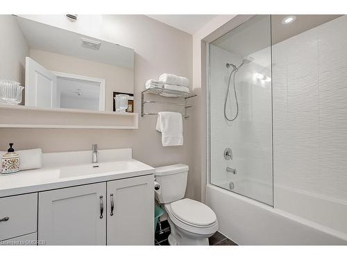 3132 Postridge Drive, Oakville, ON - Indoor Photo Showing Bathroom