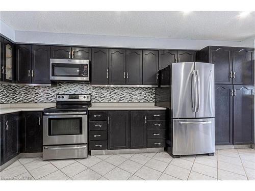 2425 Coventry Way, Burlington, ON - Indoor Photo Showing Kitchen