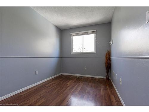 2425 Coventry Way, Burlington, ON - Indoor Photo Showing Other Room