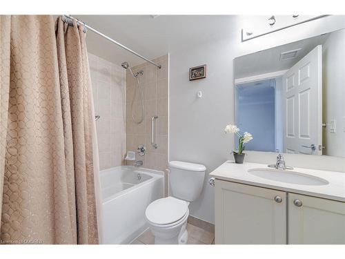 509-2391 Central Park Drive, Oakville, ON - Indoor Photo Showing Bathroom