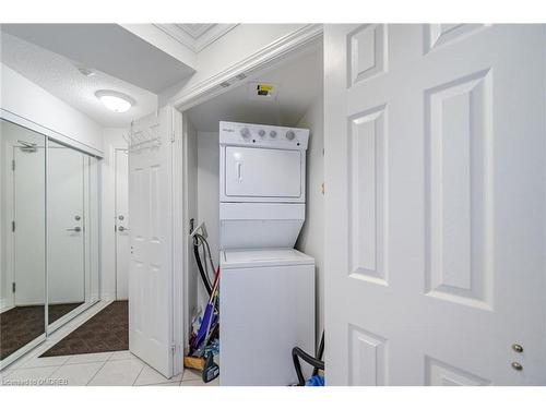 509-2391 Central Park Drive, Oakville, ON - Indoor Photo Showing Laundry Room