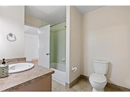 Upper-146 Bankside Drive, Kitchener, ON - Indoor Photo Showing Bathroom