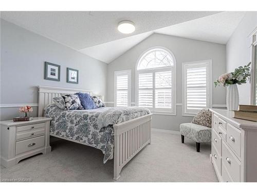 2256 Lapsley Crescent, Oakville, ON - Indoor Photo Showing Bedroom