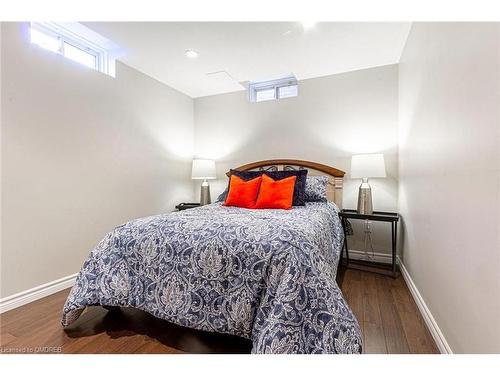 2256 Lapsley Crescent, Oakville, ON - Indoor Photo Showing Bedroom