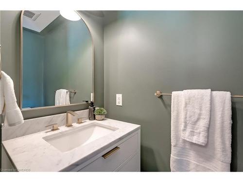 3029 Eva Drive, Burlington, ON - Indoor Photo Showing Bathroom