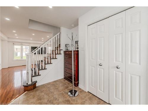 160 Provident Way, Hamilton, ON - Indoor Photo Showing Other Room