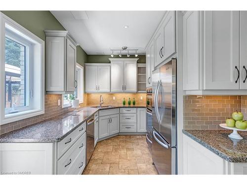 11 Rayne Avenue, Oakville, ON - Indoor Photo Showing Kitchen With Upgraded Kitchen