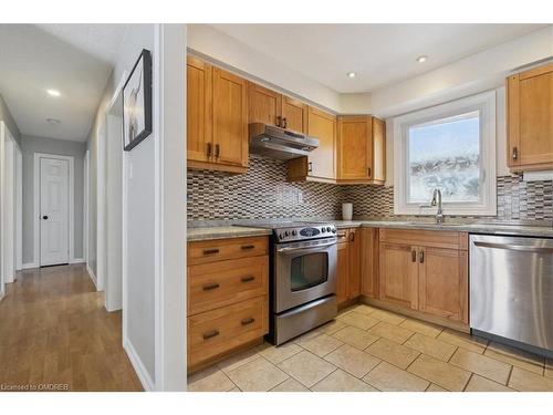 3162 Cantelon Crescent, Mississauga, ON - Indoor Photo Showing Kitchen