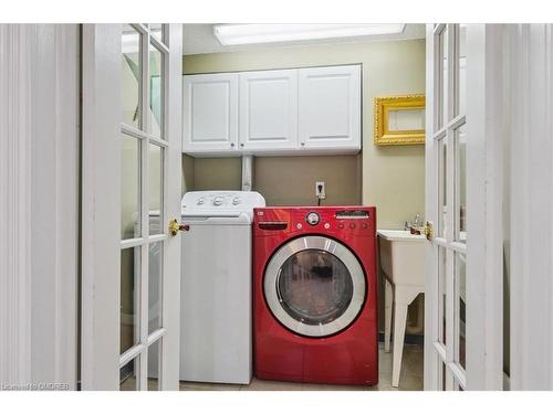 3162 Cantelon Crescent, Mississauga, ON - Indoor Photo Showing Laundry Room