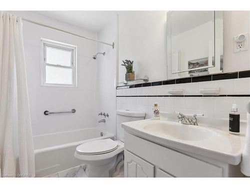 288 Reynolds Street, Oakville, ON - Indoor Photo Showing Bathroom