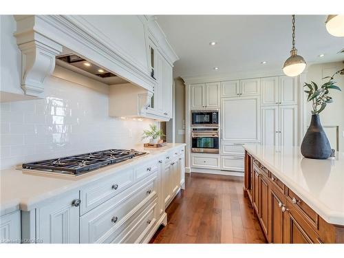 1203-111 Forsythe Street, Oakville, ON - Indoor Photo Showing Kitchen With Upgraded Kitchen