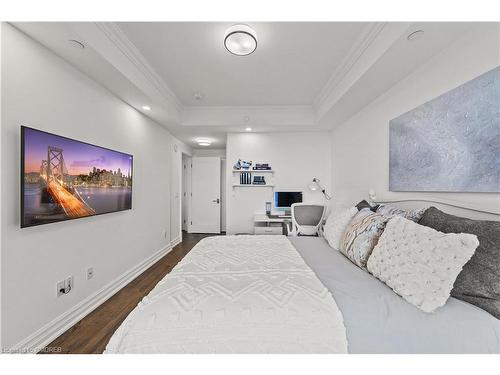 1504-2060 Lakeshore Road, Burlington, ON - Indoor Photo Showing Bedroom
