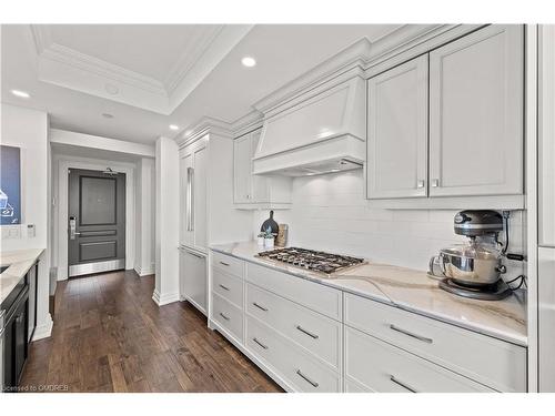 1504-2060 Lakeshore Road, Burlington, ON - Indoor Photo Showing Kitchen With Upgraded Kitchen